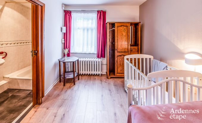 Ger�umiges Ferienhaus in Maredsous in den Ardennen: Komfort und Unterhaltung f�r 29 Personen