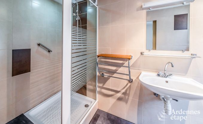 Ger�umiges Ferienhaus in Maredsous in den Ardennen: Komfort und Unterhaltung f�r 29 Personen