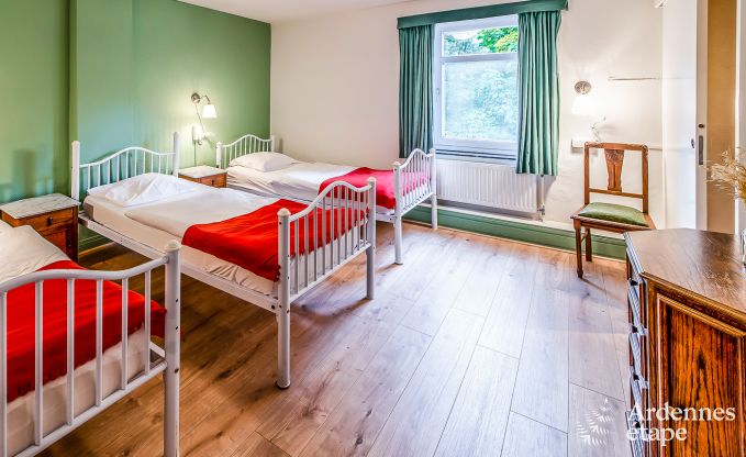 Ger�umiges Ferienhaus in Maredsous in den Ardennen: Komfort und Unterhaltung f�r 29 Personen