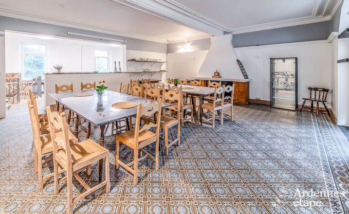 Ger�umiges Ferienhaus in Maredsous in den Ardennen: Komfort und Unterhaltung f�r 29 Personen