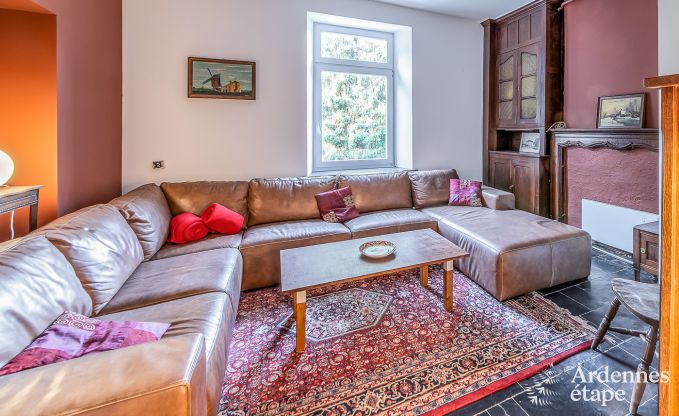 Ger�umiges Ferienhaus in Maredsous in den Ardennen: Komfort und Unterhaltung f�r 29 Personen