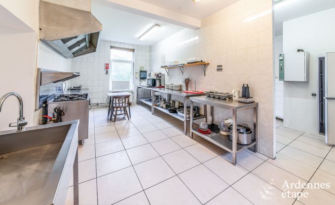 Ger�umiges Ferienhaus in Maredsous in den Ardennen: Komfort und Unterhaltung f�r 29 Personen