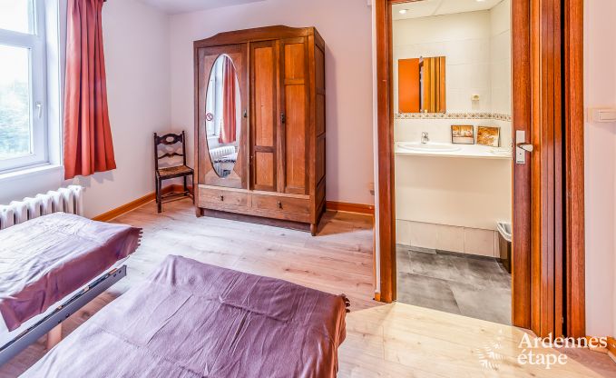 Ger�umiges Ferienhaus in Maredsous in den Ardennen: Komfort und Unterhaltung f�r 29 Personen