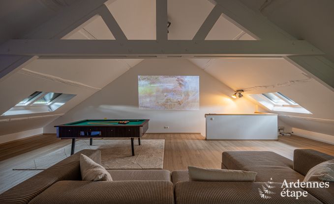 Authentisches Ferienhaus f�r 15 Personen mit Pferdeboxen in Mettet, Ardennen