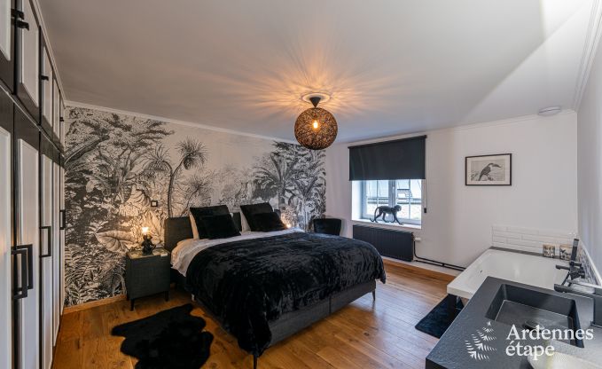 Authentisches Ferienhaus f�r 15 Personen mit Pferdeboxen in Mettet, Ardennen