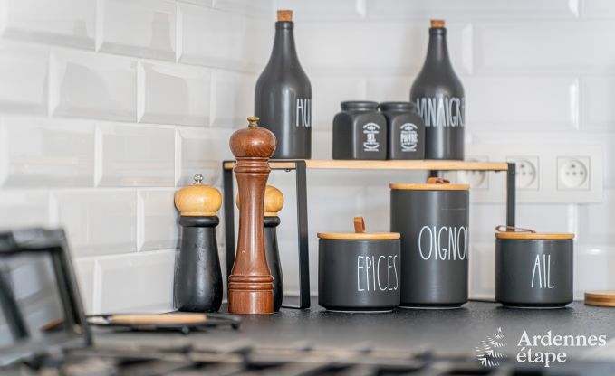 Authentisches Ferienhaus f�r 15 Personen mit Pferdeboxen in Mettet, Ardennen