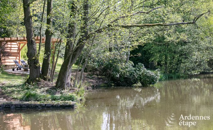 Romantisches Chalet am Wasser f�r 2 Personen in Momignies