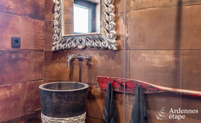 Romantisches Chalet am Wasser f�r 2 Personen in Momignies