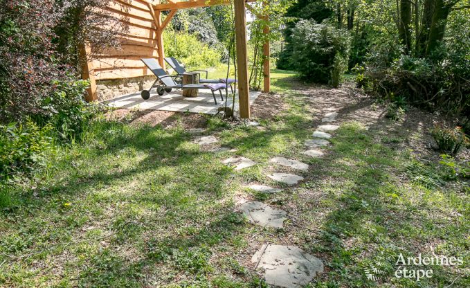 Romantisches Chalet am Wasser f�r 2 Personen in Momignies