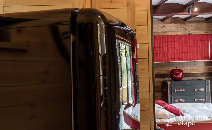 Romantisches Chalet am Wasser f�r 2 Personen in Momignies