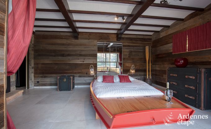 Romantisches Chalet am Wasser f�r 2 Personen in Momignies