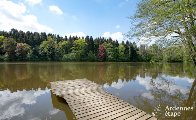 Romantisches Chalet am Wasser f�r 2 Personen in Momignies