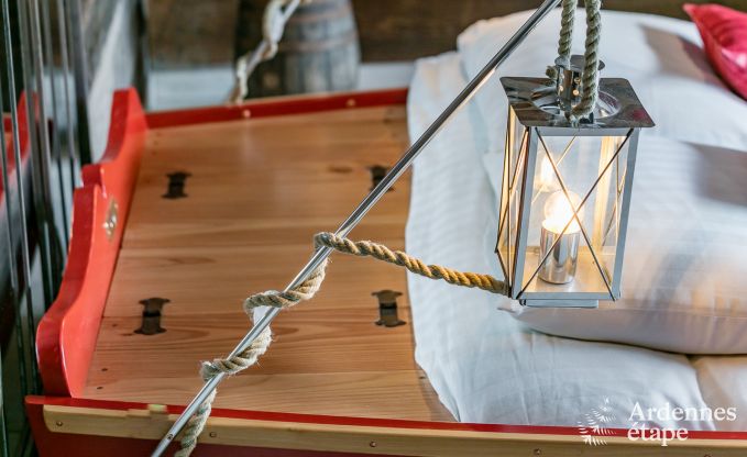 Romantisches Chalet am Wasser f�r 2 Personen in Momignies