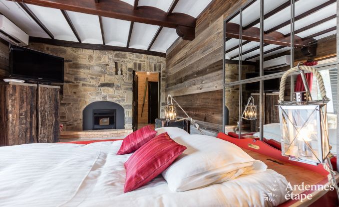 Romantisches Chalet am Wasser f�r 2 Personen in Momignies