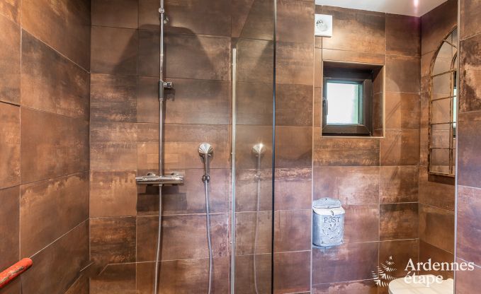 Romantisches Chalet am Wasser f�r 2 Personen in Momignies