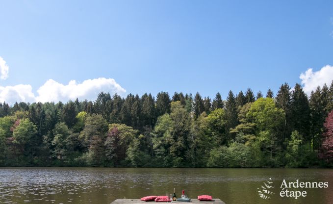 Romantisches Chalet am Wasser f�r 2 Personen in Momignies