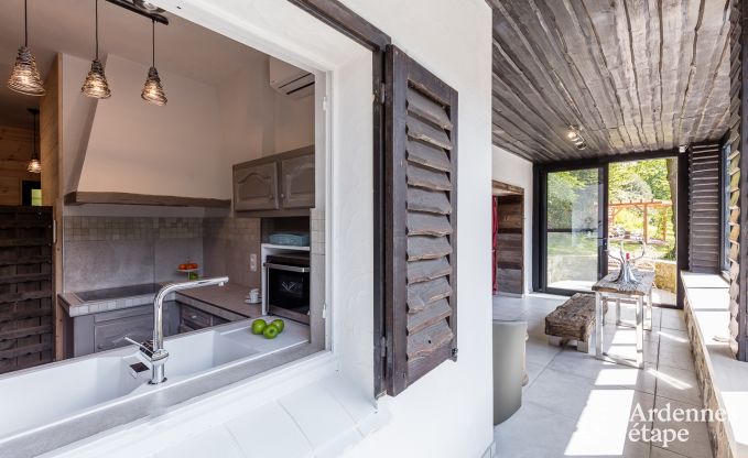 Romantisches Chalet am Wasser f�r 2 Personen in Momignies