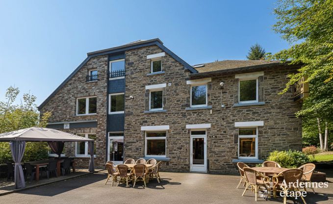Urlaub mitten in der Natur in den Ardennen: Ger�umige Villa in Houffalize (Nadrin) f�r 28 Personen mit zahlreichen Annehmlichkeiten und Dienstleistungen, Haustiere willkommen