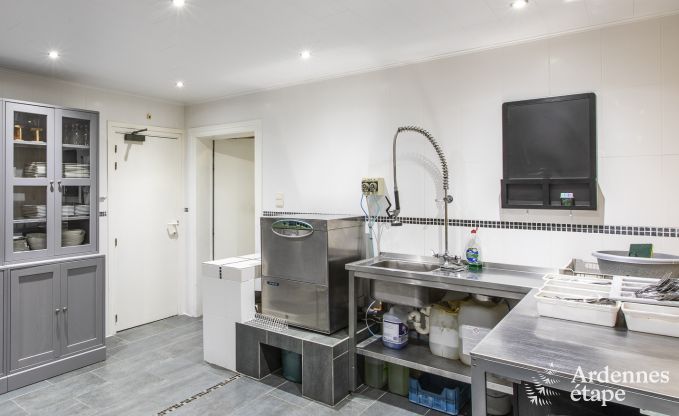 Urlaub mitten in der Natur in den Ardennen: Ger�umige Villa in Houffalize (Nadrin) f�r 28 Personen mit zahlreichen Annehmlichkeiten und Dienstleistungen, Haustiere willkommen