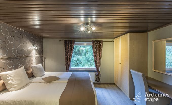 Urlaub mitten in der Natur in den Ardennen: Ger�umige Villa in Houffalize (Nadrin) f�r 28 Personen mit zahlreichen Annehmlichkeiten und Dienstleistungen, Haustiere willkommen