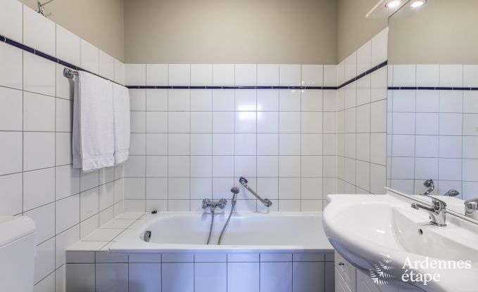 Urlaub mitten in der Natur in den Ardennen: Ger�umige Villa in Houffalize (Nadrin) f�r 18 Personen mit zahlreichen Annehmlichkeiten und Dienstleistungen, Haustiere willkommen