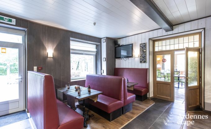 Urlaub mitten in der Natur in den Ardennen: Ger�umige Villa in Houffalize (Nadrin) f�r 18 Personen mit zahlreichen Annehmlichkeiten und Dienstleistungen, Haustiere willkommen