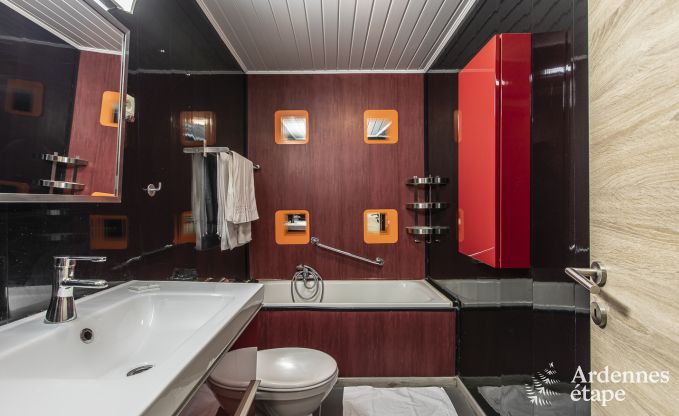 Urlaub mitten in der Natur in den Ardennen: Ger�umige Villa in Houffalize (Nadrin) f�r 18 Personen mit zahlreichen Annehmlichkeiten und Dienstleistungen, Haustiere willkommen