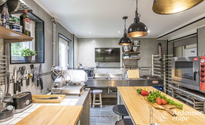Urlaub mitten in der Natur in den Ardennen: Ger�umige Villa in Houffalize (Nadrin) f�r 18 Personen mit zahlreichen Annehmlichkeiten und Dienstleistungen, Haustiere willkommen