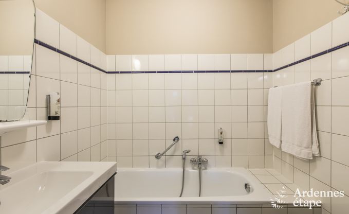 Urlaub mitten in der Natur in den Ardennen: Ger�umige Villa in Houffalize (Nadrin) f�r 18 Personen mit zahlreichen Annehmlichkeiten und Dienstleistungen, Haustiere willkommen