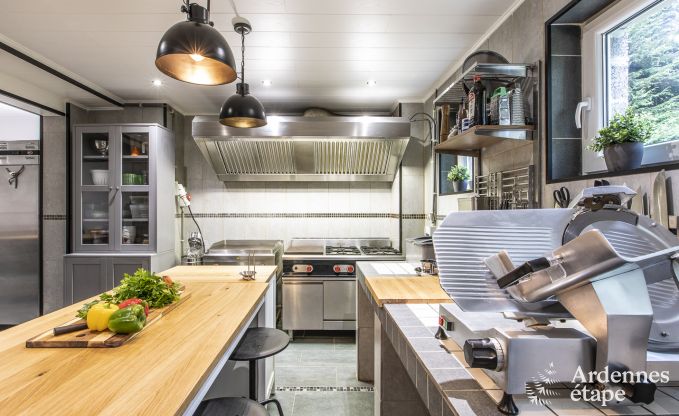 Urlaub mitten in der Natur in den Ardennen: Ger�umige Villa in Houffalize (Nadrin) f�r 18 Personen mit zahlreichen Annehmlichkeiten und Dienstleistungen, Haustiere willkommen