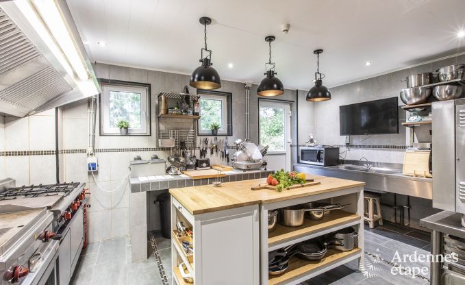 Urlaub mitten in der Natur in den Ardennen: Ger�umige Villa in Houffalize (Nadrin) f�r 18 Personen mit zahlreichen Annehmlichkeiten und Dienstleistungen, Haustiere willkommen