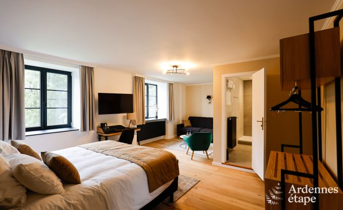 Gerumige Villa am Wasser in Namur fr 25 Personen mit 8 Schlaf- und Badezimmern, Privatgarten und professionell ausgestatteter Kche