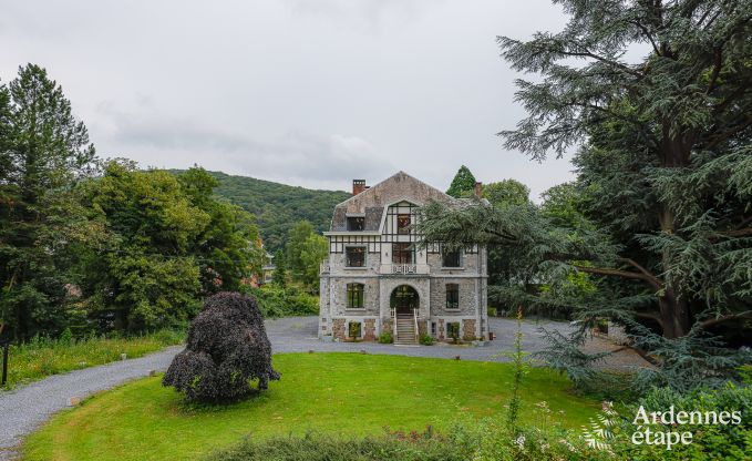 Gerumige Villa am Wasser in Namur fr 25 Personen mit 8 Schlaf- und Badezimmern, Privatgarten und professionell ausgestatteter Kche