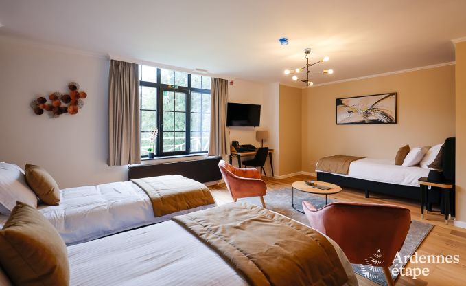 Gerumige Villa am Wasser in Namur fr 25 Personen mit 8 Schlaf- und Badezimmern, Privatgarten und professionell ausgestatteter Kche