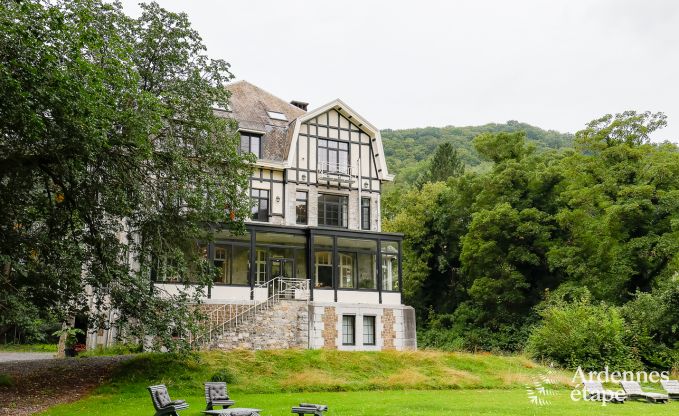 Gerumige Villa am Wasser in Namur fr 25 Personen mit 8 Schlaf- und Badezimmern, Privatgarten und professionell ausgestatteter Kche