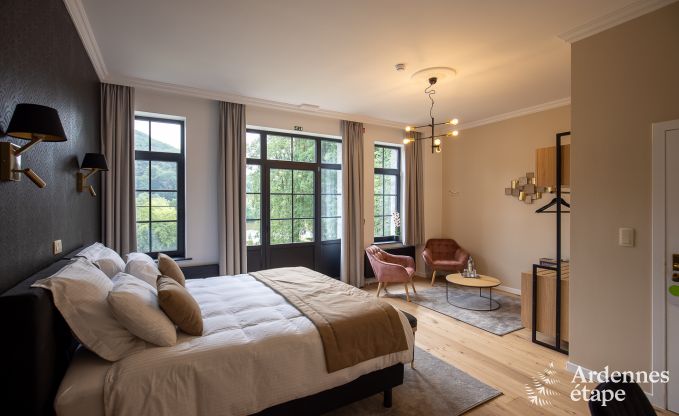 Gerumige Villa am Wasser in Namur fr 25 Personen mit 8 Schlaf- und Badezimmern, Privatgarten und professionell ausgestatteter Kche