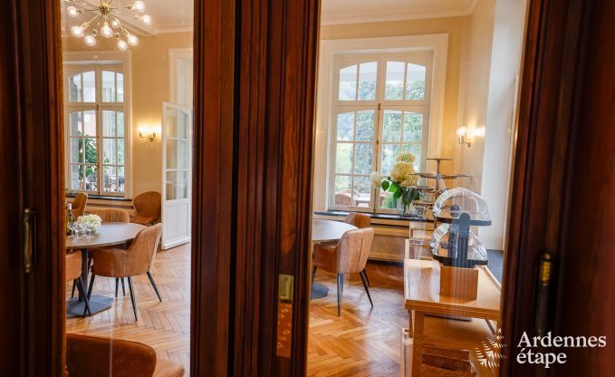 Gerumige Villa am Wasser in Namur fr 25 Personen mit 8 Schlaf- und Badezimmern, Privatgarten und professionell ausgestatteter Kche