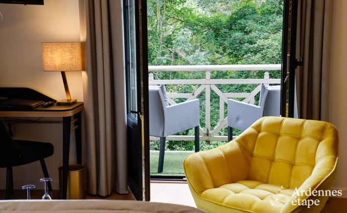 Gerumige Villa am Wasser in Namur fr 25 Personen mit 8 Schlaf- und Badezimmern, Privatgarten und professionell ausgestatteter Kche