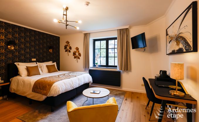 Gerumige Villa am Wasser in Namur fr 25 Personen mit 8 Schlaf- und Badezimmern, Privatgarten und professionell ausgestatteter Kche