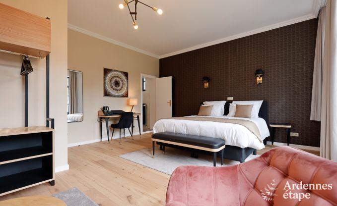 Gerumige Villa am Wasser in Namur fr 25 Personen mit 8 Schlaf- und Badezimmern, Privatgarten und professionell ausgestatteter Kche