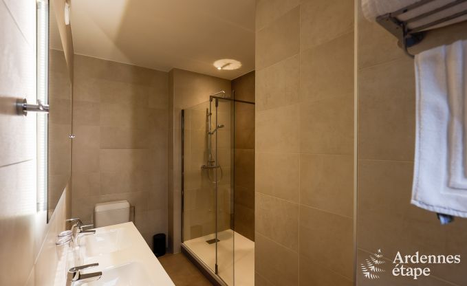 Gerumige Villa am Wasser in Namur fr 25 Personen mit 8 Schlaf- und Badezimmern, Privatgarten und professionell ausgestatteter Kche