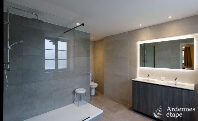Gerumige Villa am Wasser in Namur fr 25 Personen mit 8 Schlaf- und Badezimmern, Privatgarten und professionell ausgestatteter Kche