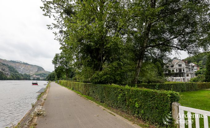 Gerumige Villa am Wasser in Namur fr 25 Personen mit 8 Schlaf- und Badezimmern, Privatgarten und professionell ausgestatteter Kche