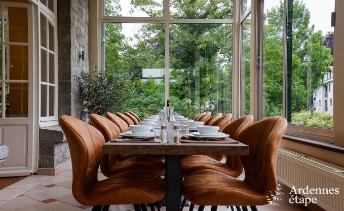 Gerumige Villa am Wasser in Namur fr 25 Personen mit 8 Schlaf- und Badezimmern, Privatgarten und professionell ausgestatteter Kche