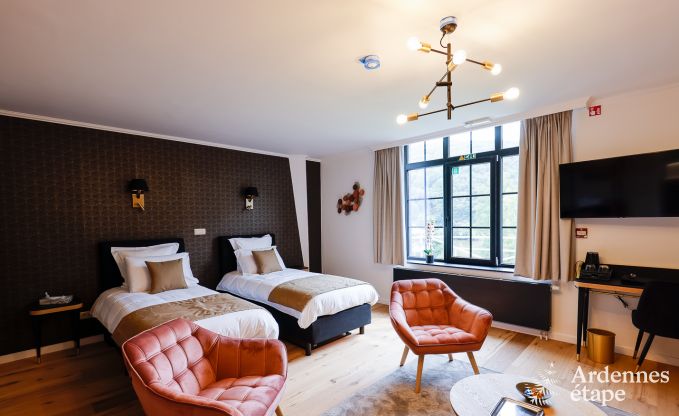 Gerumige Villa am Wasser in Namur fr 25 Personen mit 8 Schlaf- und Badezimmern, Privatgarten und professionell ausgestatteter Kche