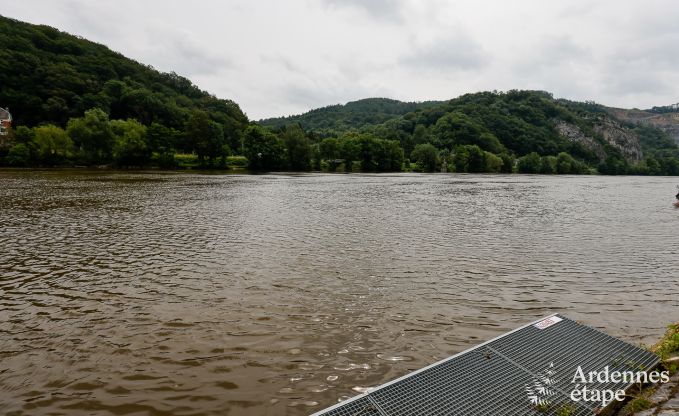 Gerumige Villa am Wasser in Namur fr 25 Personen mit 8 Schlaf- und Badezimmern, Privatgarten und professionell ausgestatteter Kche