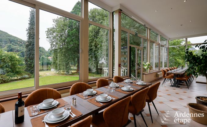 Gerumige Villa am Wasser in Namur fr 25 Personen mit 8 Schlaf- und Badezimmern, Privatgarten und professionell ausgestatteter Kche