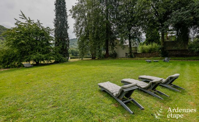 Gerumige Villa am Wasser in Namur fr 25 Personen mit 8 Schlaf- und Badezimmern, Privatgarten und professionell ausgestatteter Kche