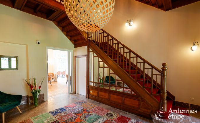 Gerumige Villa am Wasser in Namur fr 25 Personen mit 8 Schlaf- und Badezimmern, Privatgarten und professionell ausgestatteter Kche