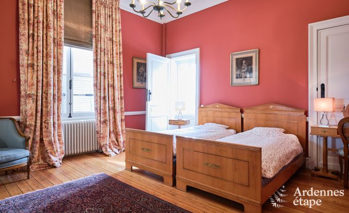 Wunderschn renoviertes Schloss mit Pool in Nassogne, Ardennen